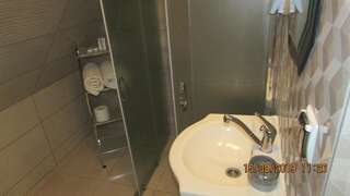 Отели типа «постель и завтрак» DW U Wajdy Бялка-Татшаньска Attic Twin Room with Bathroom-2